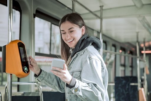 De toekomst van duurzame mobiliteit in Nederland: Fietsen, openbaar vervoer en technologie werken samen