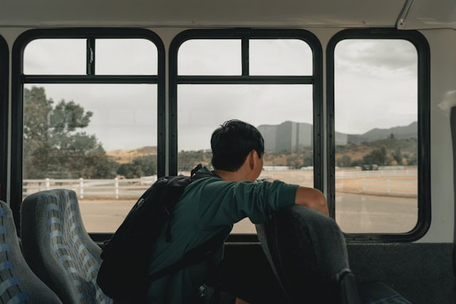 Haal het meeste uit lange busreizen met leuke afleidingen