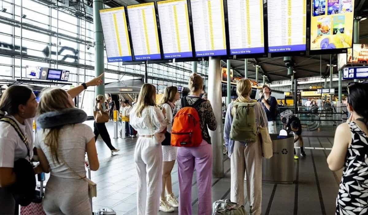 Drukte op Schiphol: Wachttijden, Verwachtingen & Tips