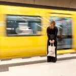 Geheimen voor een stressvrije reis: tech-tips voor trein- en busreizigers