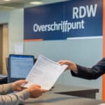 Hoe werkt een auto op naam zetten bekijk de gids met alle stappen van nu zelf nu snel