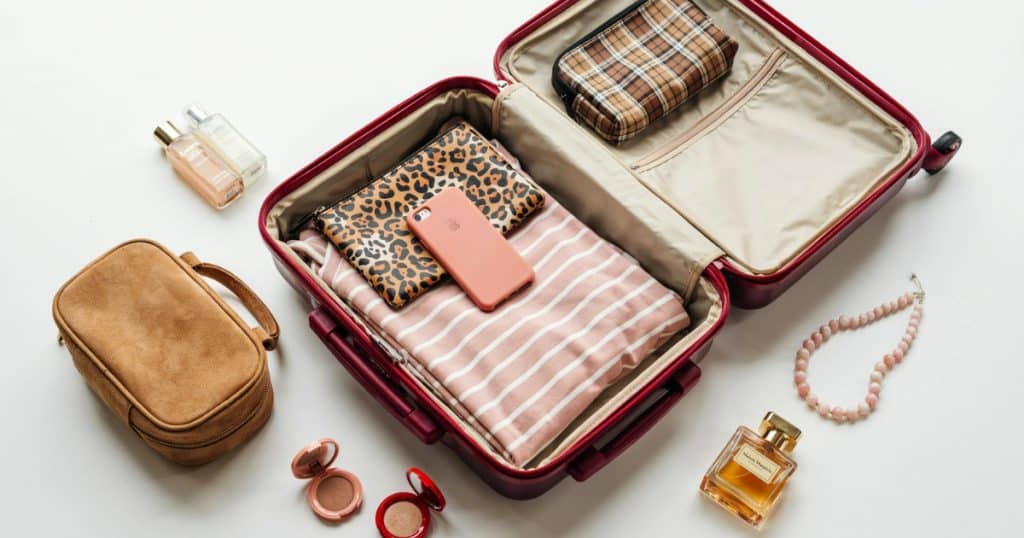 Handbagage KLM: alles wat u moet weten over afmetingen, regels en slim inpakken
